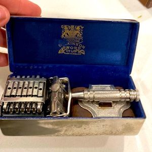 Vintage VTG WILKINSON SWORD CO.   SAFETY RAZOR SET 7 DAY model CHROME